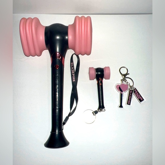 Blackpink Merch - Picture 1 of 6